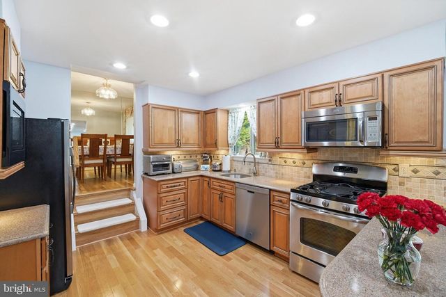 2304 HIDDEN VALLEY LN, Silver Spring, MD 20904
