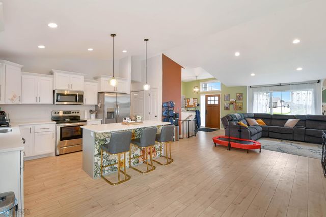 6800 14TH Street S, Fargo, ND 58104