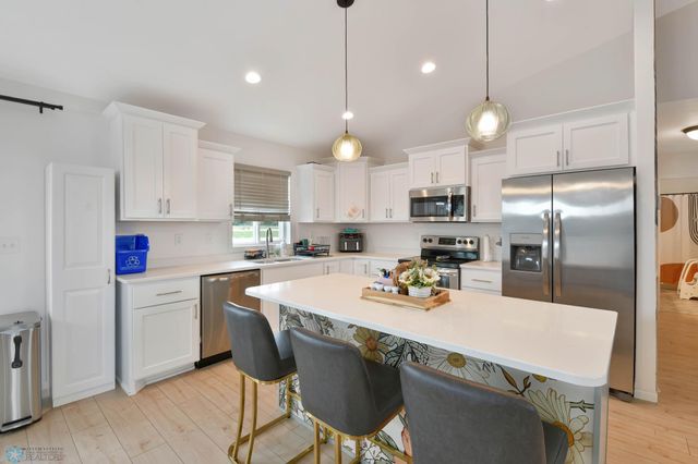 6800 14TH Street S, Fargo, ND 58104