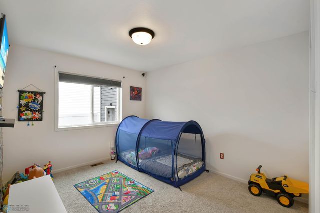 6800 14TH Street S, Fargo, ND 58104