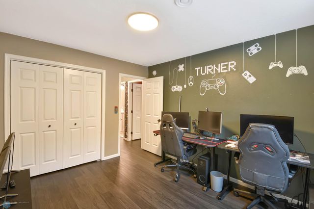 6800 14TH Street S, Fargo, ND 58104