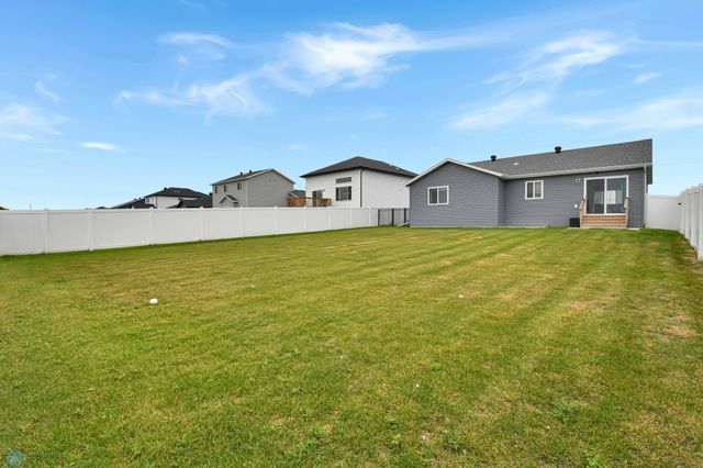 6800 14TH Street S, Fargo, ND 58104