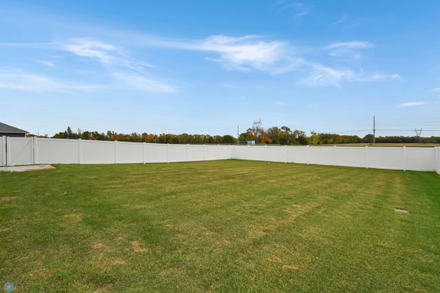 6800 14TH Street S, Fargo, ND 58104