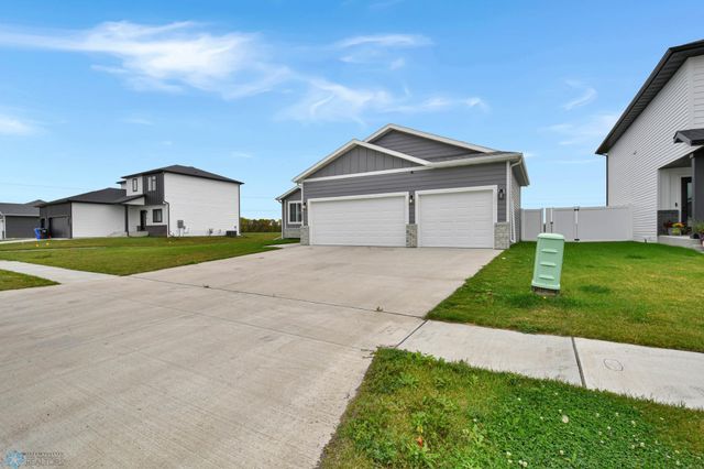 6800 14TH Street S, Fargo, ND 58104