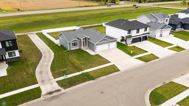 6800 14TH Street S, Fargo, ND 58104