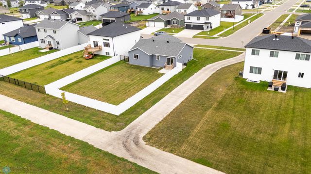 6800 14TH Street S, Fargo, ND 58104