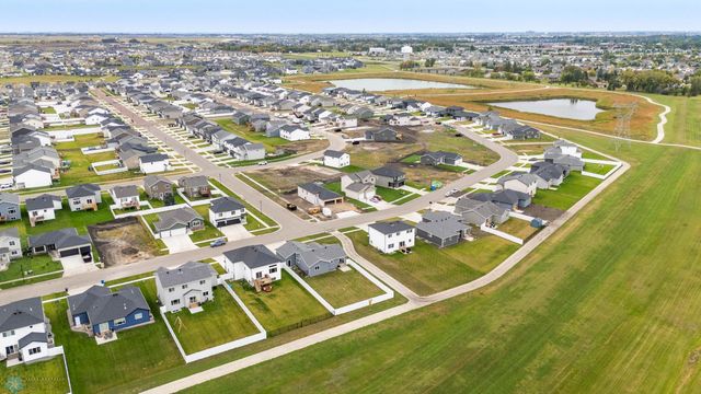 6800 14TH Street S, Fargo, ND 58104