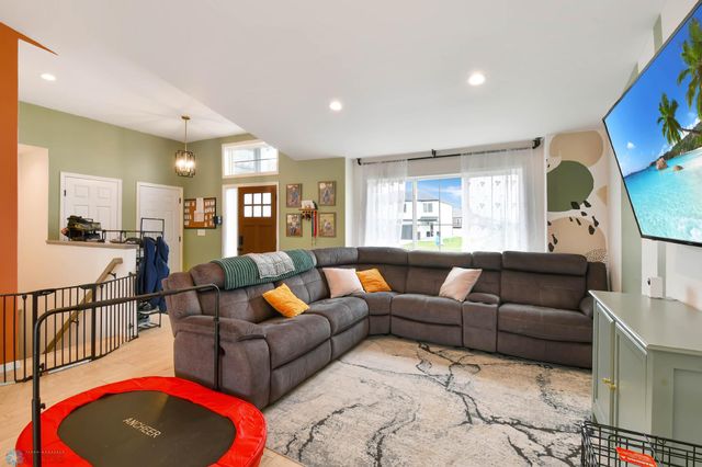 6800 14TH Street S, Fargo, ND 58104