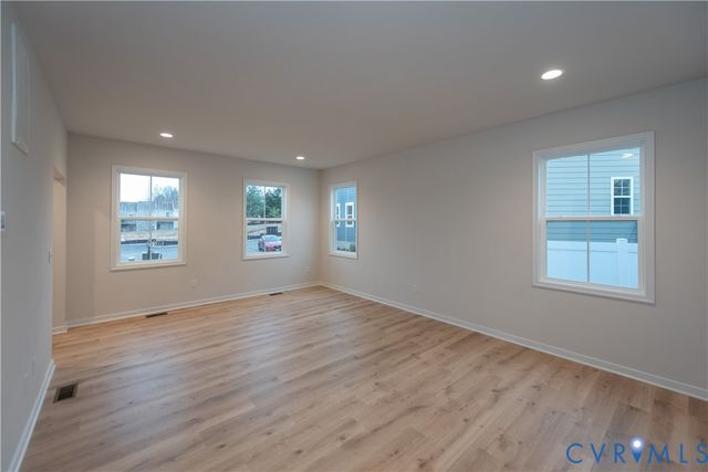 8443 Villetta Pointe Ln, Mechanicsville, VA 23116