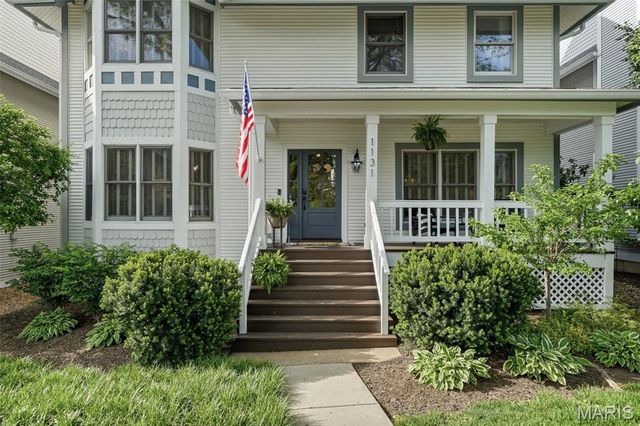 1131 Hawken Place, Webster Groves, MO 63119