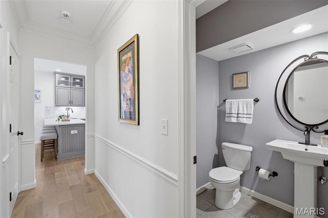 1131 Hawken Place, Webster Groves, MO 63119