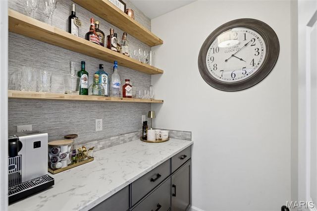 1131 Hawken Place, Webster Groves, MO 63119