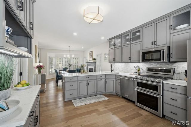 1131 Hawken Place, Webster Groves, MO 63119