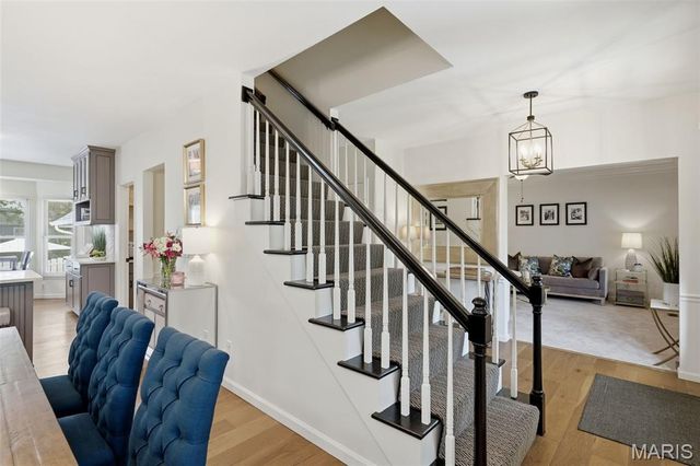 1131 Hawken Place, Webster Groves, MO 63119