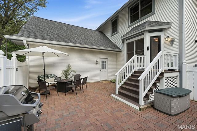 1131 Hawken Place, Webster Groves, MO 63119