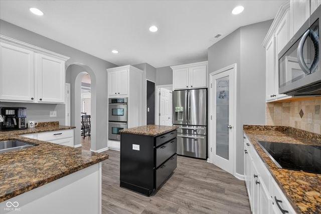 12160 Wolverton Way, Fishers, IN 46037