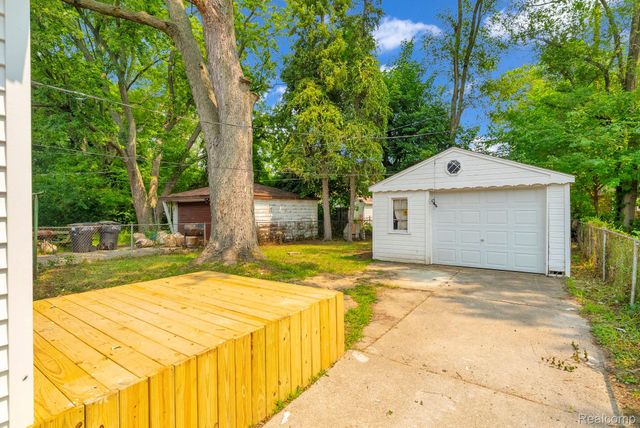 20220 Lahser Road, Detroit, MI 48219