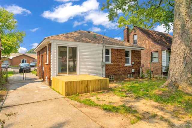 20220 Lahser Road, Detroit, MI 48219