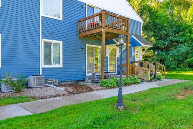 45000 Bayview Drive, Novi, MI 48377