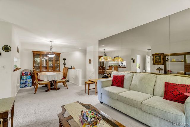 45000 Bayview Drive, Novi, MI 48377