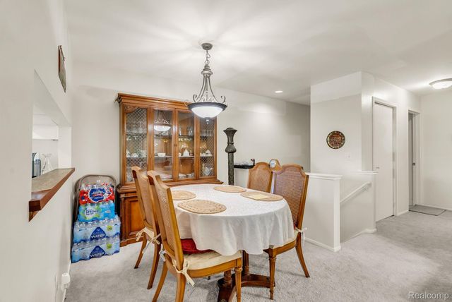 45000 Bayview Drive, Novi, MI 48377