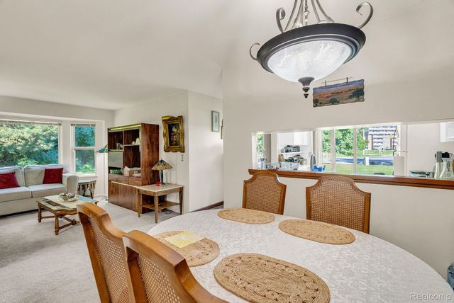 45000 Bayview Drive, Novi, MI 48377