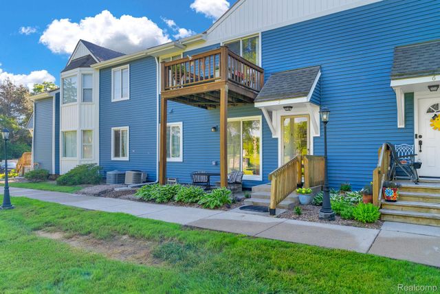 45000 Bayview Drive, Novi, MI 48377