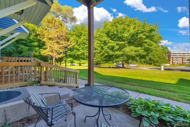 45000 Bayview Drive, Novi, MI 48377