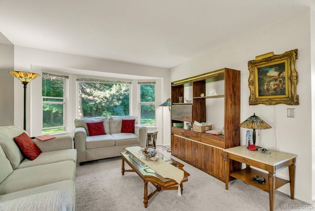 45000 Bayview Drive, Novi, MI 48377