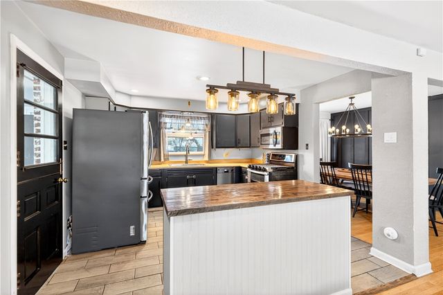 710 Santone Drive, Hempfield Twp, PA 15601