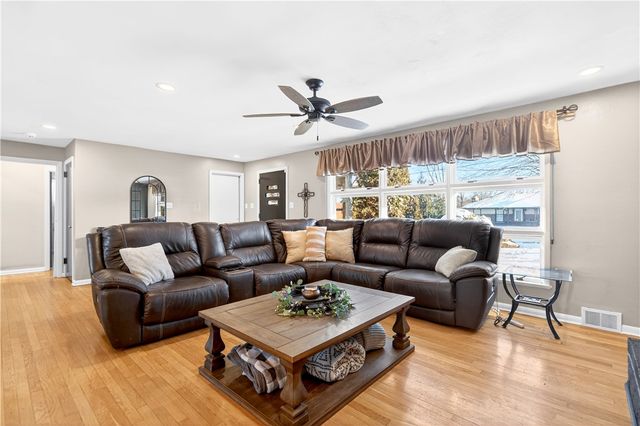 710 Santone Drive, Hempfield Twp, PA 15601