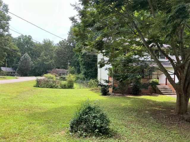 125 Bob White Drive, Stockbridge, GA 30281