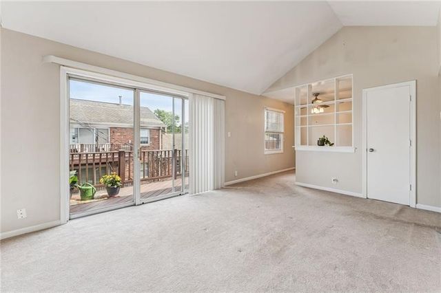 126 Jamestown F, Scott Twp, PA 15216