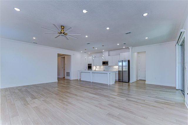 10027 DOLPHIN GULL CIRCLE, Thonotosassa, FL 33592