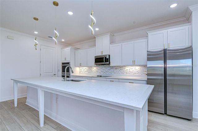 10027 DOLPHIN GULL CIRCLE, Thonotosassa, FL 33592