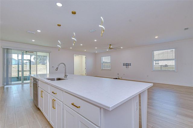 10027 DOLPHIN GULL CIRCLE, Thonotosassa, FL 33592