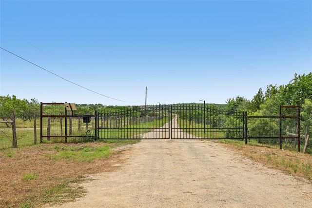 8004 Niederwald Strasse, Kyle, TX 78640