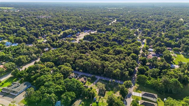 E NEW YORK AVENUE, Deland, FL 32724