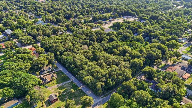 E NEW YORK AVENUE, Deland, FL 32724