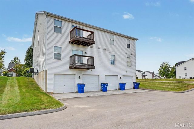 692 Homerun Drive 62N, O'fallon, MO 63366