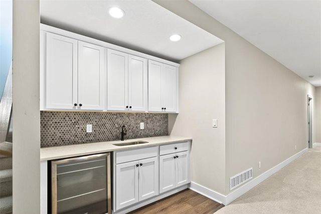 2391 SE 5th Street, West Des Moines, IA 50265