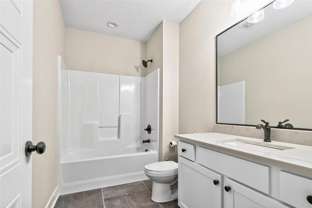 2391 SE 5th Street, West Des Moines, IA 50265