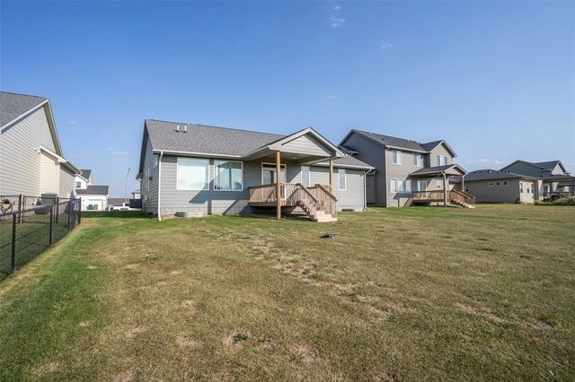 2391 SE 5th Street, West Des Moines, IA 50265