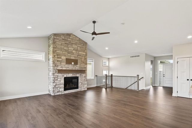 2391 SE 5th Street, West Des Moines, IA 50265