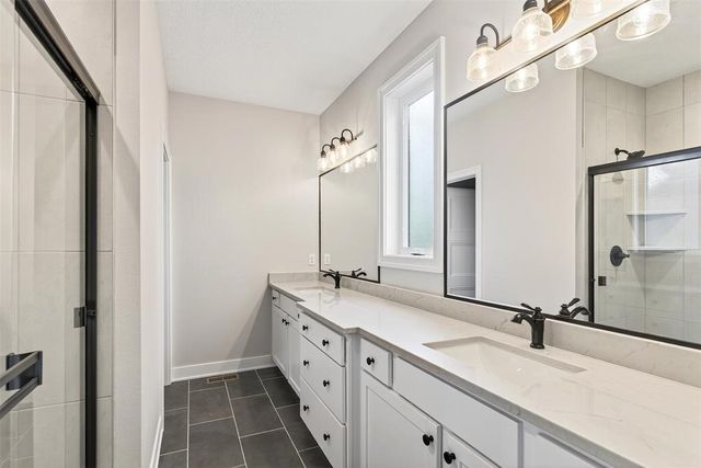 2391 SE 5th Street, West Des Moines, IA 50265