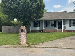 403 Independence Ct, La Vergne, TN 37086