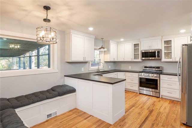 1136 N Hillcrest Avenue, Fayetteville, AR 72703