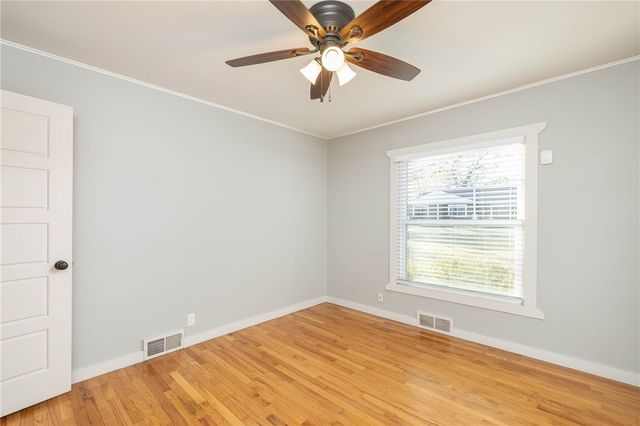 1136 N Hillcrest Avenue, Fayetteville, AR 72703