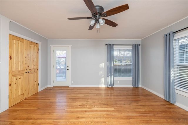 1136 N Hillcrest Avenue, Fayetteville, AR 72703