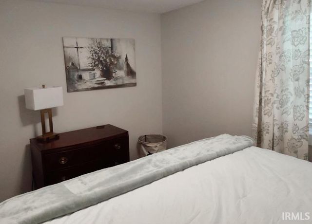 1320 Eastbrook Drive, South Bend, IN 46616